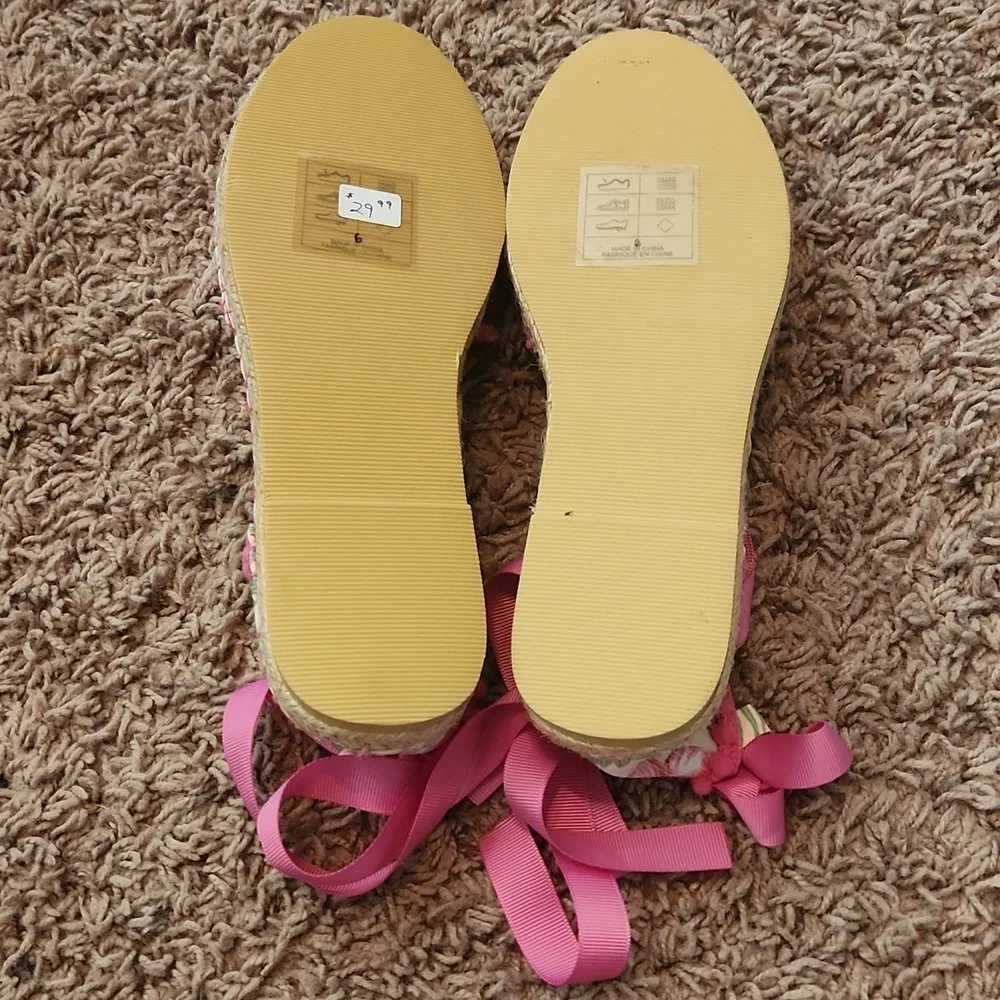 New -Charlie Page Espadrilles - Tropical Print w/Ribbon - Size 6